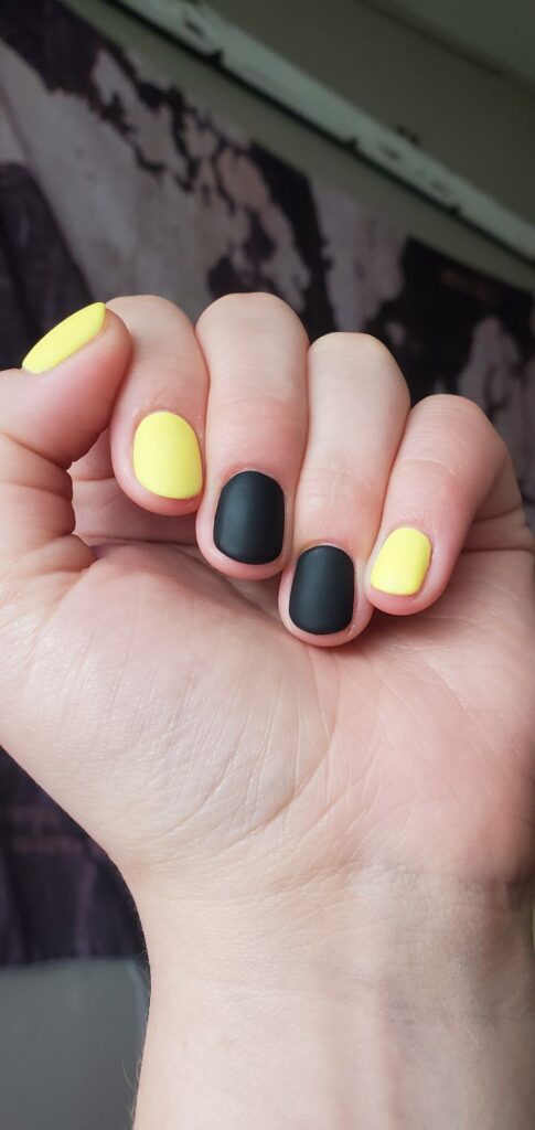 Short Nails with Black and Yellow Nail Designs