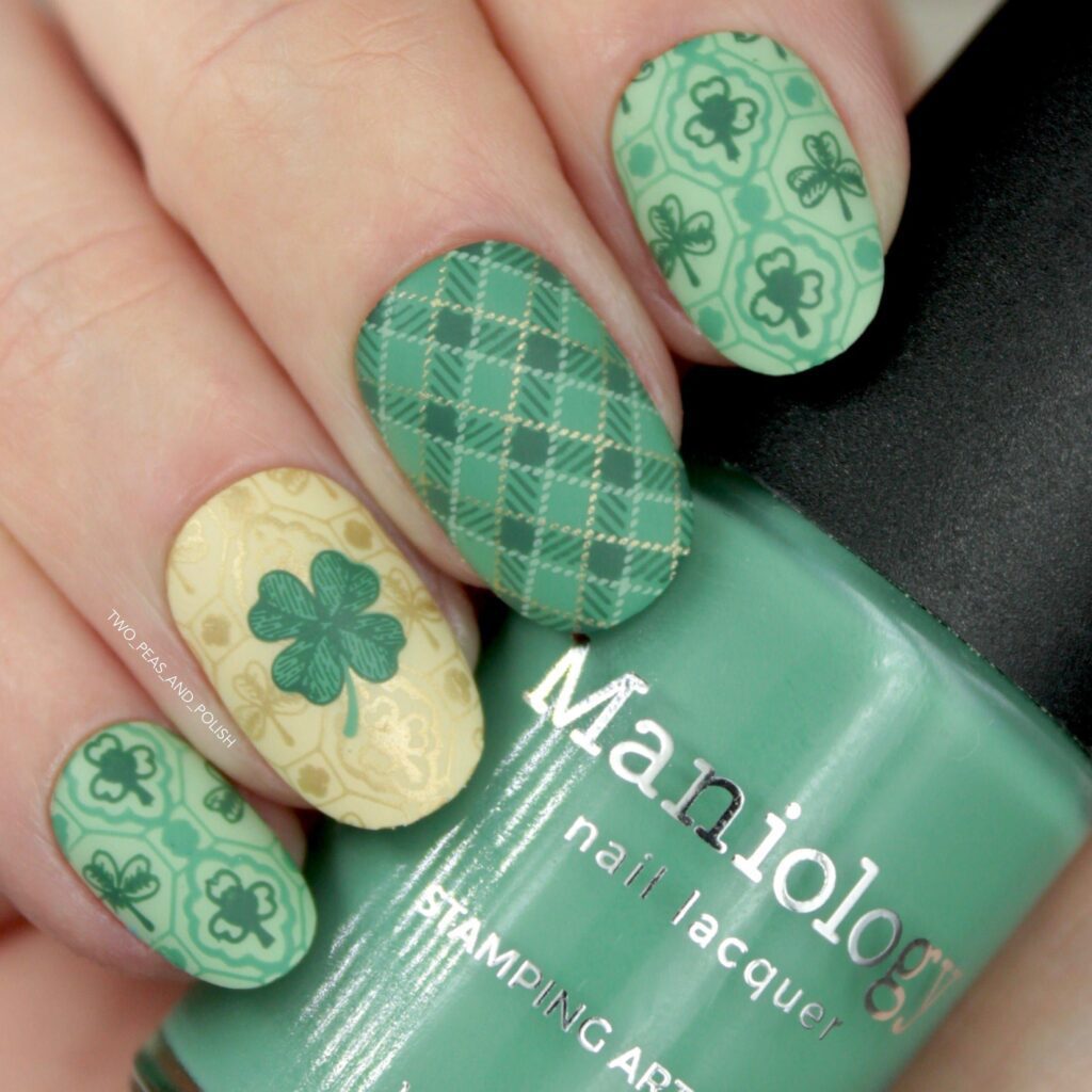 Simple Clover Nail Designs