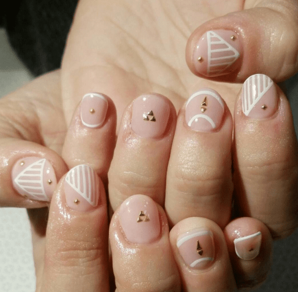 +128 Medium Length Nail Designs That Will Make Your Nails Pop