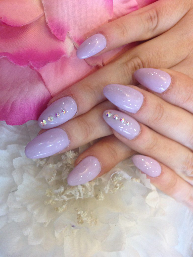 +128 Almond Shape Nail Designs That Will Make Your Hands Look Elegant