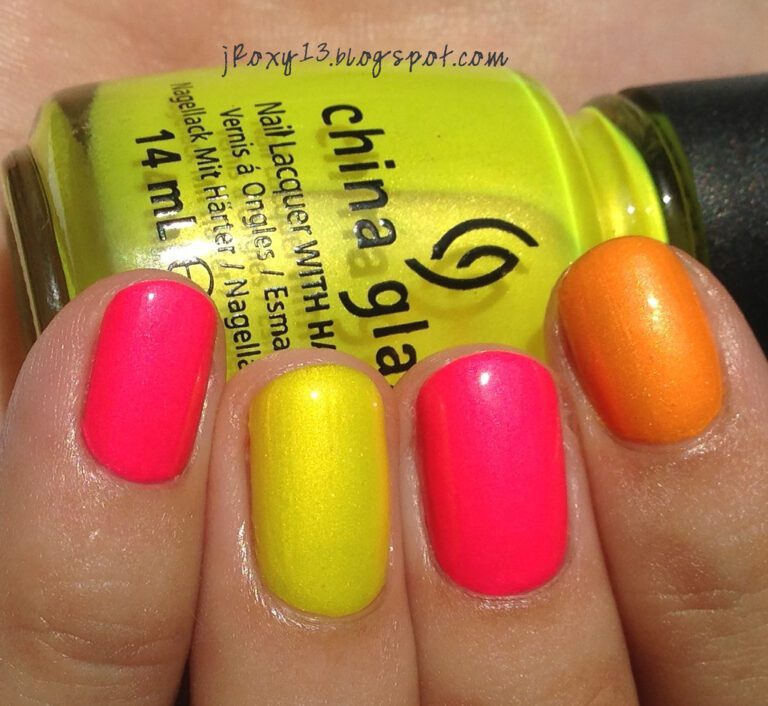 +132 Neon Nail Designs That Will Light Up Your Look
